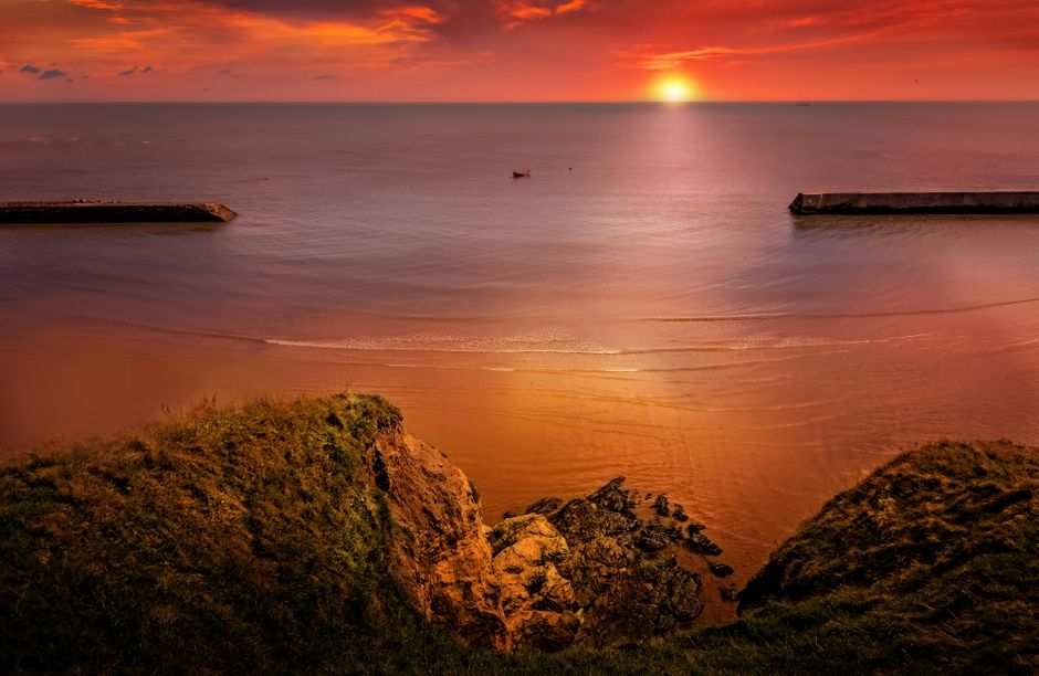 Chasing the Golden Hour: A Photographer's Guide to Coastal Light